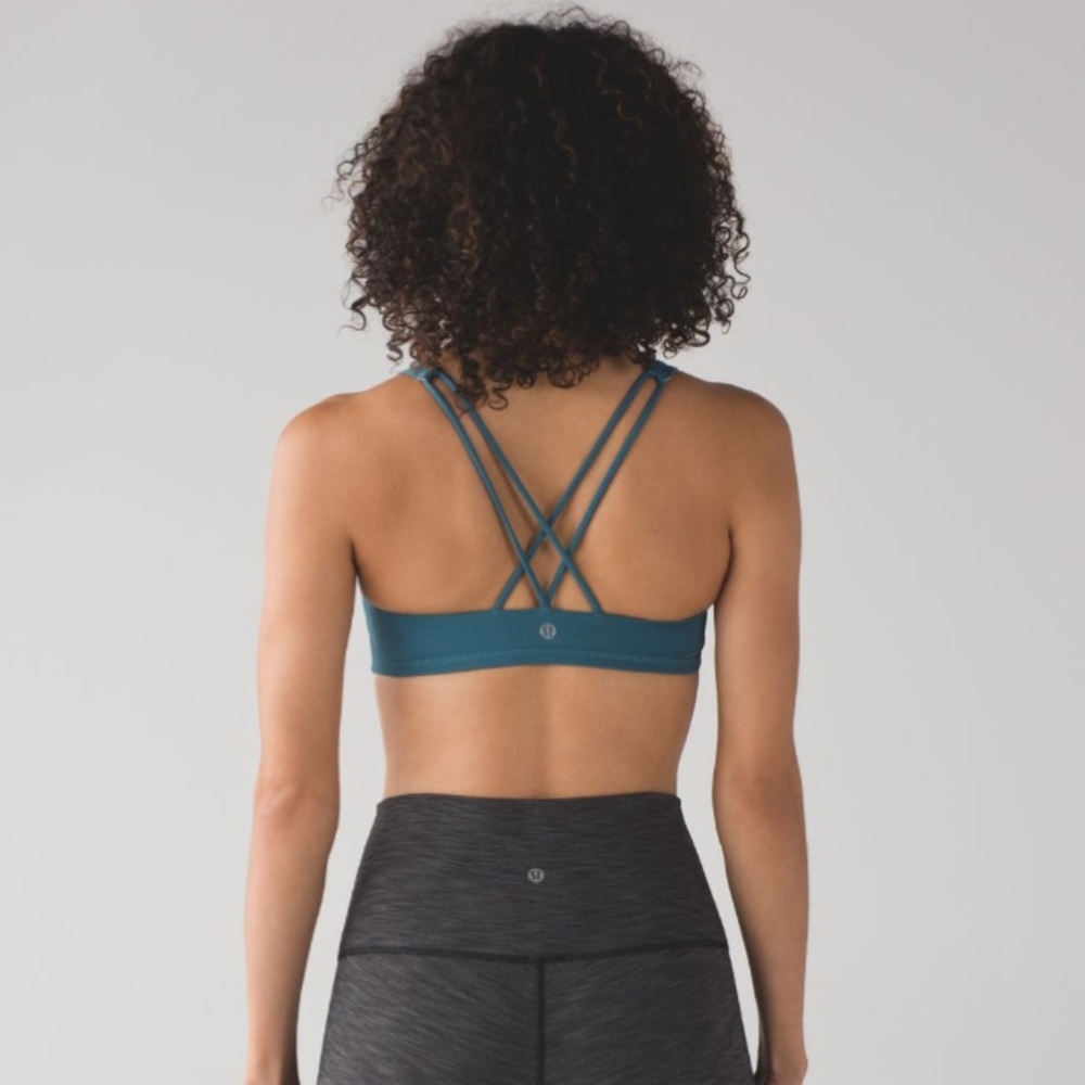 Lululemon / Free To Be Bra